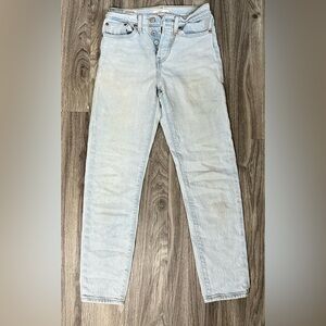 Levi’s wedgie straight light wash jeans